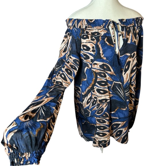 Lovestitch Relaxed Graphic Blouse - Picture 6 of 10